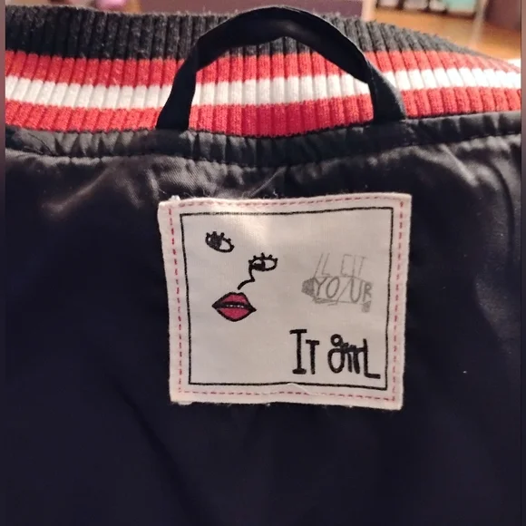 Embroidered Bird Design Jacket - Picture 3 of 5